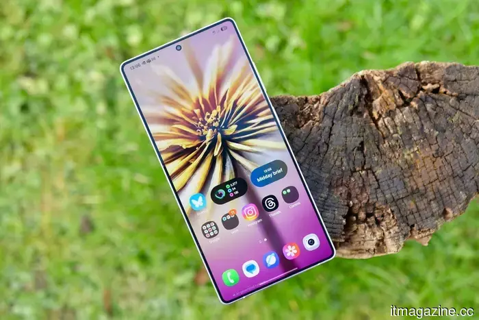 Users of the Galaxy S25 are finally receiving some of the One UI 8.5 AI features that were previously missing.