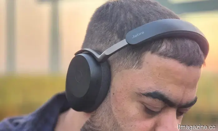 Jabra Evolve3 85 review: I was surprised to find that I really love this business headset, changing my initial opinion.