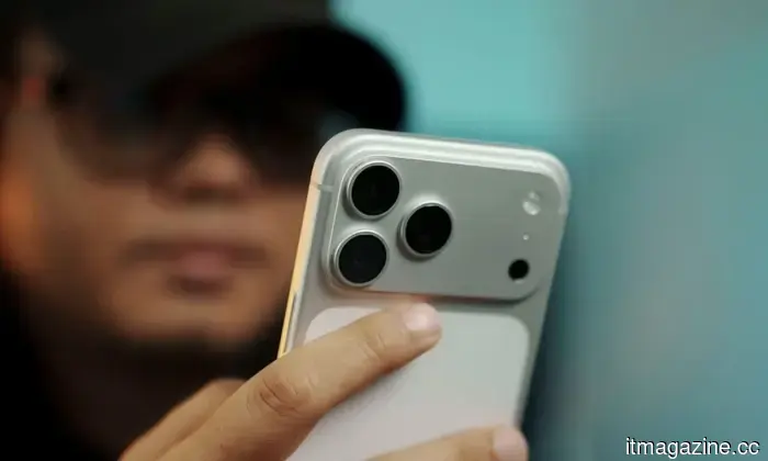 Una aplicación de cámara personalizable sigue en la mesa, pero Apple podría estar reservándola para el iPhone 18.