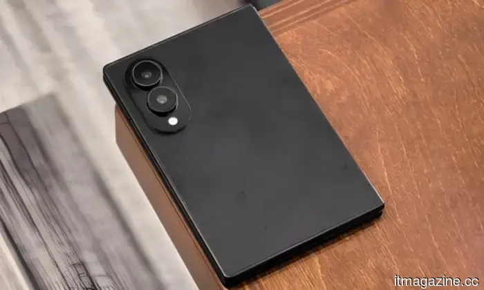 Las imágenes oficiales del Galaxy Z Flip 8 revelan el plegable familiar de Samsung en tres colores nuevos.