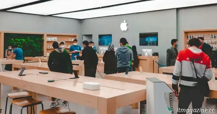 Apple is now providing complimentary two-hour delivery for last-minute holiday shoppers.