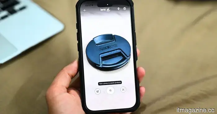 The Amazon app now allows you to shop directly from the lock screen of your iPhone.