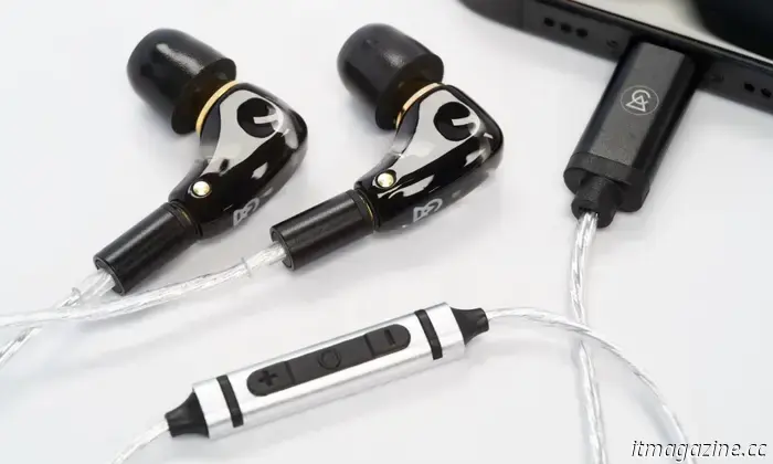 Campfire Audio sta riportando wired con i suoi nuovi auricolari Axion USB-C ad alta risoluzione