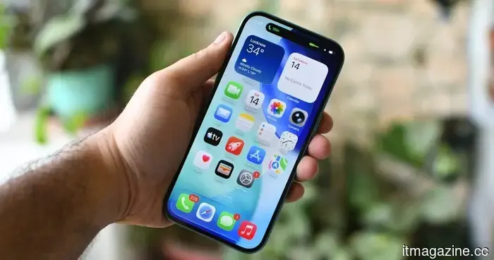 iOS 27 от Apple может предложить инструменты для написания с использованием ИИ, более умного Siri и пользовательские обои
