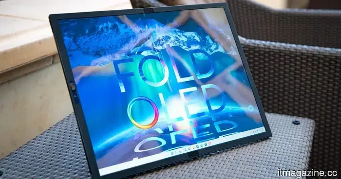 Samsung's intriguing patent reveals a foldable phone that can autonomously transform into a box shape.