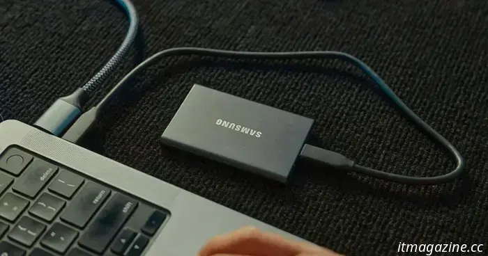 Дефицит оперативной памяти сохранится надолго, но Samsung заверяет, что SSD пока не пострадают.