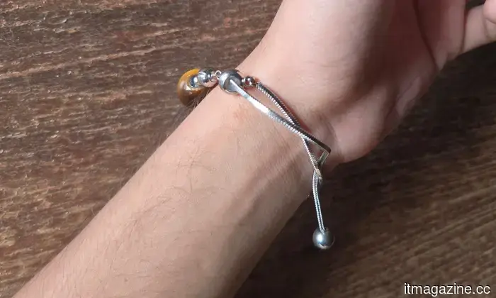 Probé una pulsera inteligente como mi diario digital y calendario de estado de ánimo. Es extraño, pero funciona.