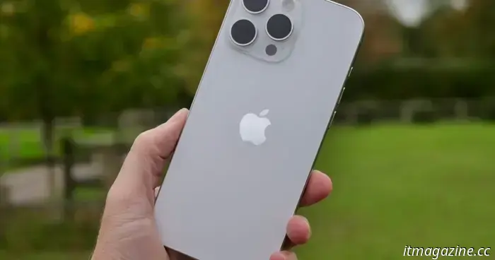 Prezzi iPhone sotto pressione, Trump minaccia dazi del 104% sulla Cina