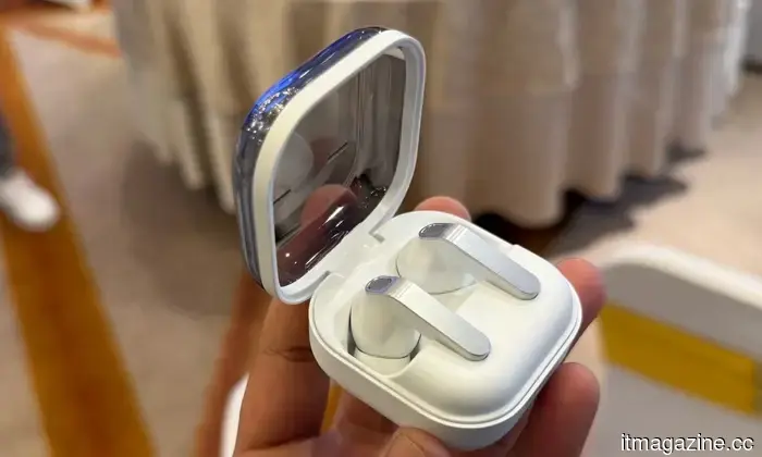Samsung's upcoming Galaxy earbuds might feature an unexpected earclip design.