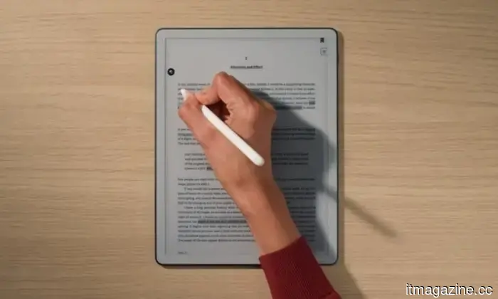 Boox's compact e-reader, designed for comfortable handling, will delight book lovers with its stylus and charming appearance.