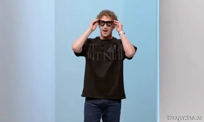 Apple's new smart glasses may enable control through hand gestures.
