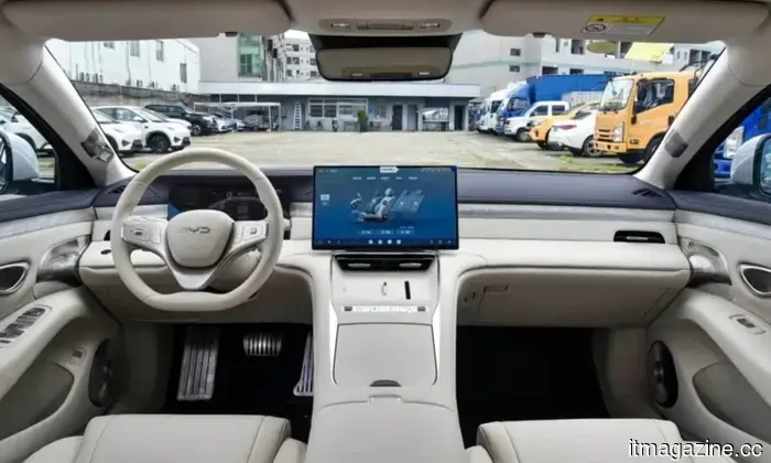 BYD Seal 08 fa scalpore per meno di 30.000 dollari e dà del filo da torcere alla Tesla Model 3.