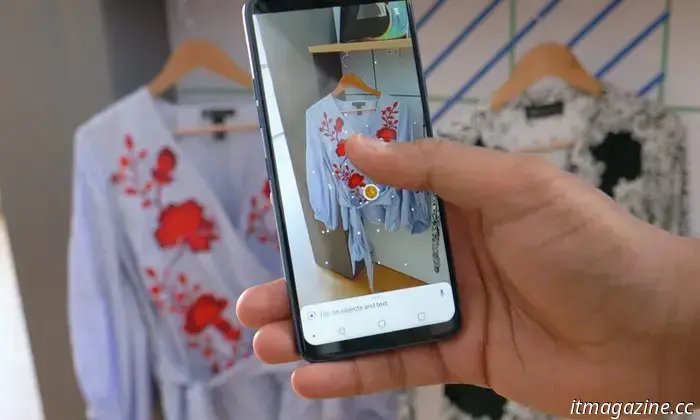 Google Lens is being integrated into the native AI interface of Chrome.