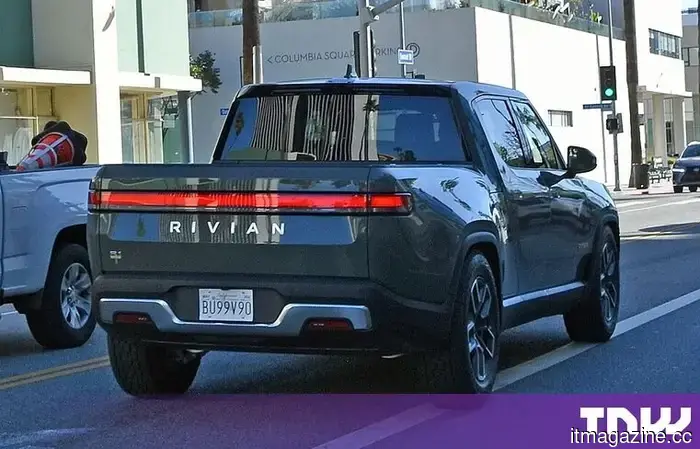 Los vehículos eléctricos de Rivian están recibiendo una actualización de software que te advierte sobre lo que hay adelante.