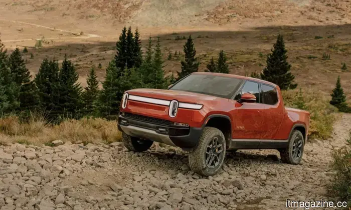 Rivian ha raggiunto un costo inferiore del 50% nella produzione dei veicoli elettrici R2. Speriamo che i benefici si riflettano sui compratori.