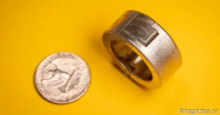 Los anillos inteligentes se centran en el corazón. Vi el futuro, y es un laboratorio que detecta sudor en tu dedo.