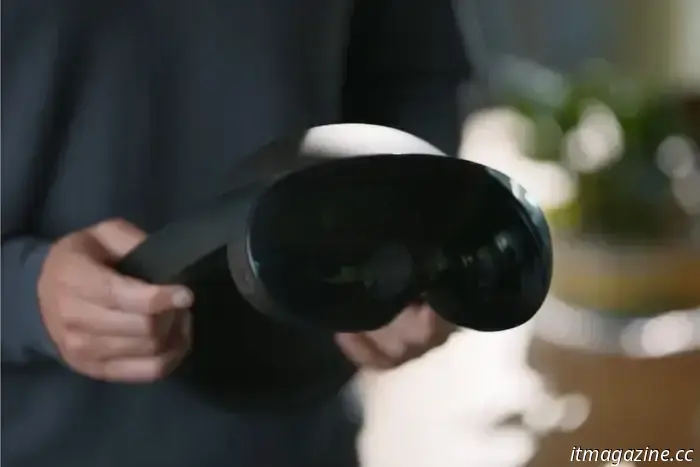 I nuovi occhiali MR di Meta non arriveranno fino al 2027, quindi per ora continua a guardare la vita con gli occhi socchiusi.