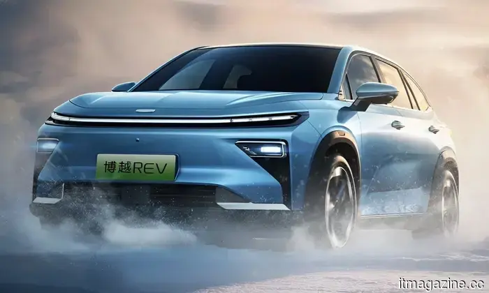 Материнская компания Volvo только что представила электромобиль с увеличенным запасом хода за 15 000 долларов, и это показывает, насколько широким стал разрыв в ценах в США.