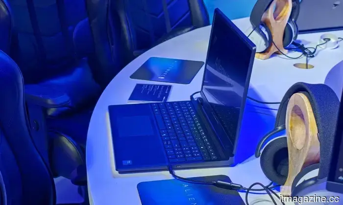 I didn't believe that the budget Alienware 15 would be effective. I was mistaken.