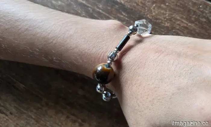 Probé una pulsera inteligente como mi diario digital y calendario de estado de ánimo. Es extraño, pero funciona.