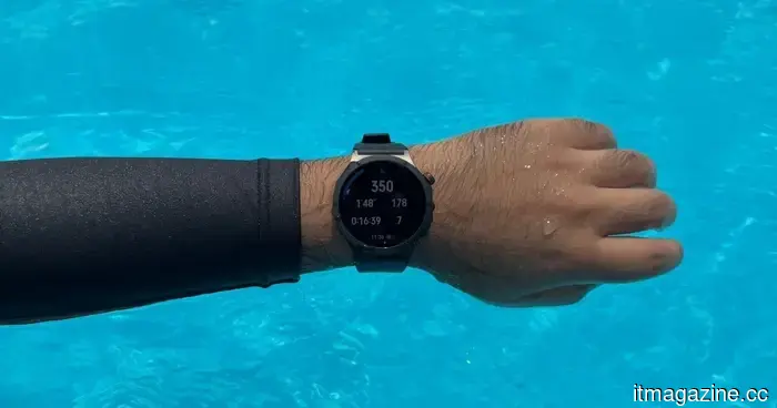 Ho portato questo smartwatch Oppo a nuotare e ha tracciato tutto tranne le mie scuse.