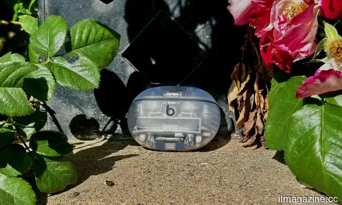 Beats Studio Buds receive an important update to address a concerning microphone issue.
