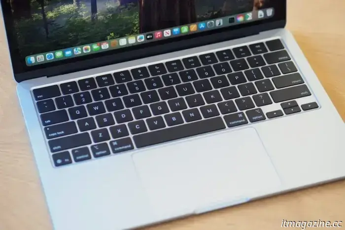 Con el chipset Apple M4, la MacBook Air 13 es ahora la mejor computadora portátil pequeña de la historia