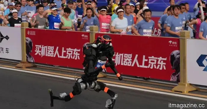 Los robots acaban de correr el medio maratón de Pekín más rápido que el poseedor del récord mundial.