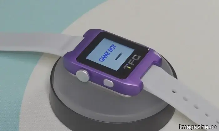 This adorable watch is actually a disguised Game Boy Color. And indeed, it can play games.