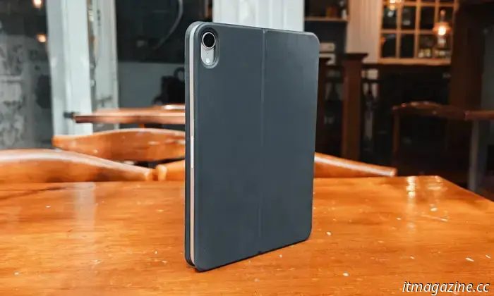 Я попробовал использовать крошечную клавиатуру iPad mini. Это был потрясающий опыт.