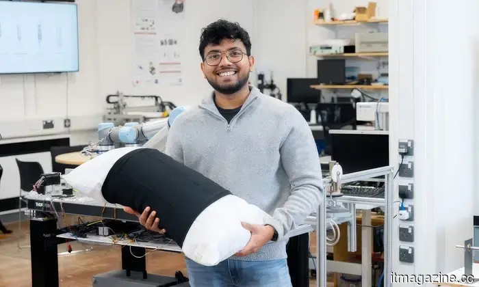 This intelligent pillow guarantees that you won't miss an emergency alarm or a phone call while you sleep.