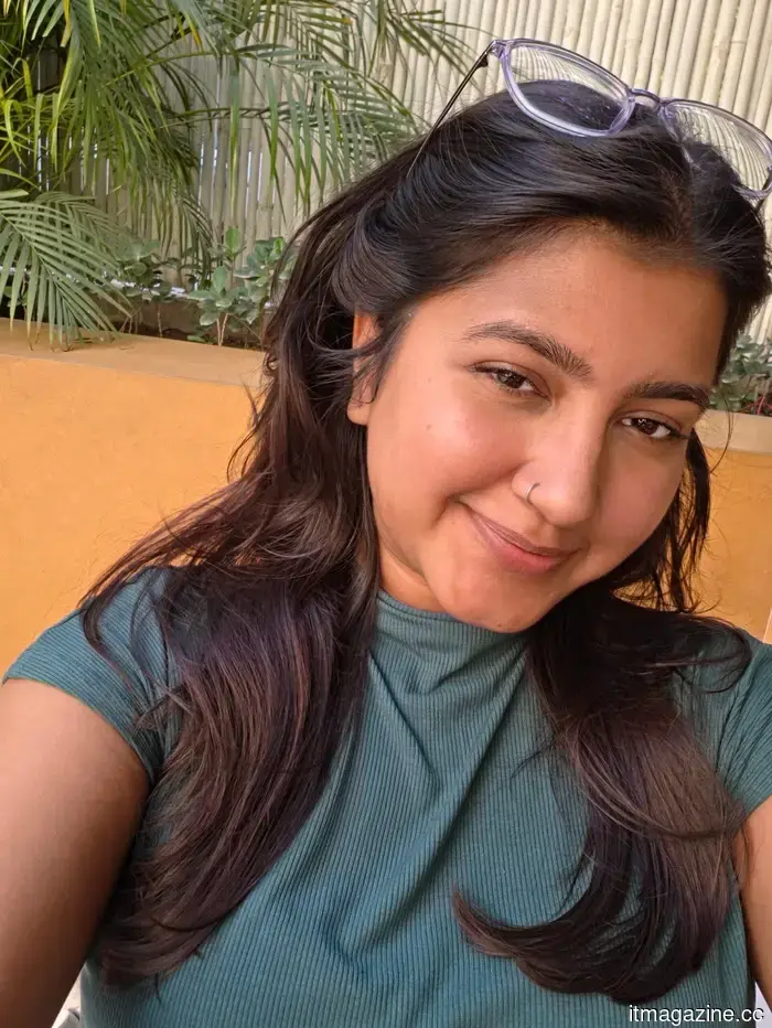 Samsung Galaxy S26 Review: This small flagship seems to be playing it a bit too safe.