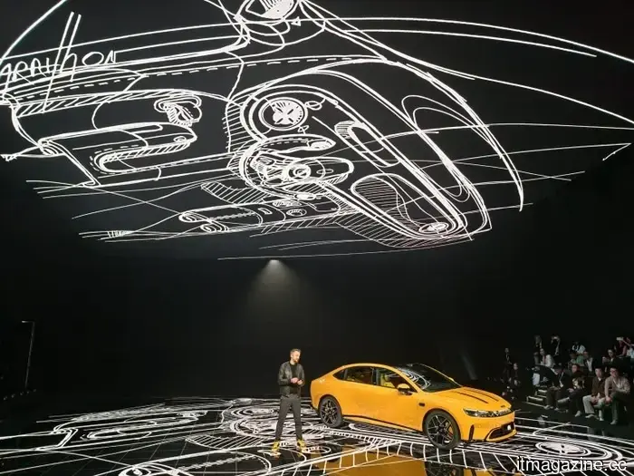 The smart #2 electric vehicle concept and the #6 EHD hybrid hatchback were revealed during the brand night event prior to the Beijing Auto Show.