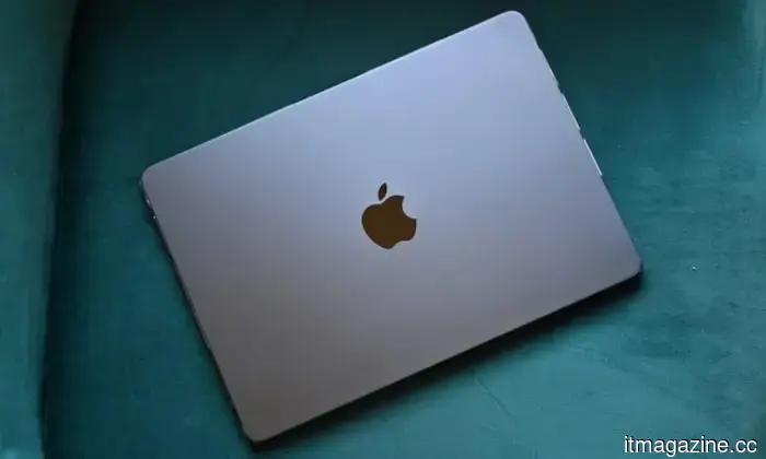 Another Googlebook has recently appeared online, and this one is from Asus.