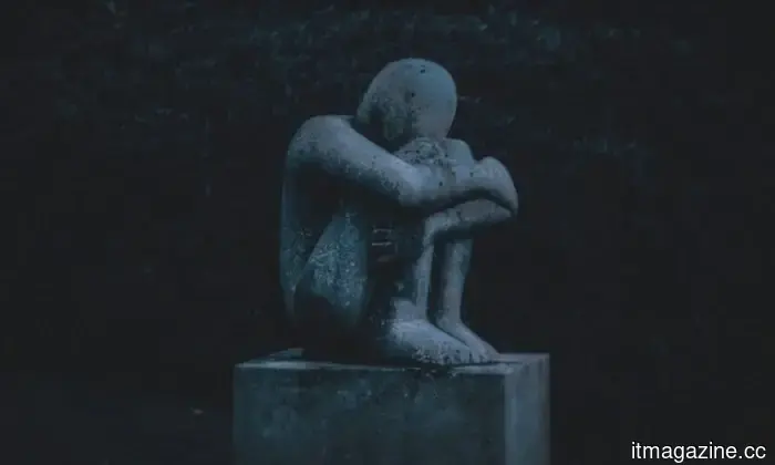 I giorni dei brutti pannelli solari potrebbero finalmente essere finiti. Dite ciao a piastrelle artistiche e colorate!