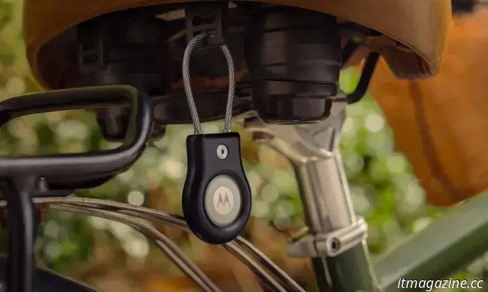 Moto Tag 2 va oltre il tracciamento degli oggetti e dura molto più a lungo degli AirTags