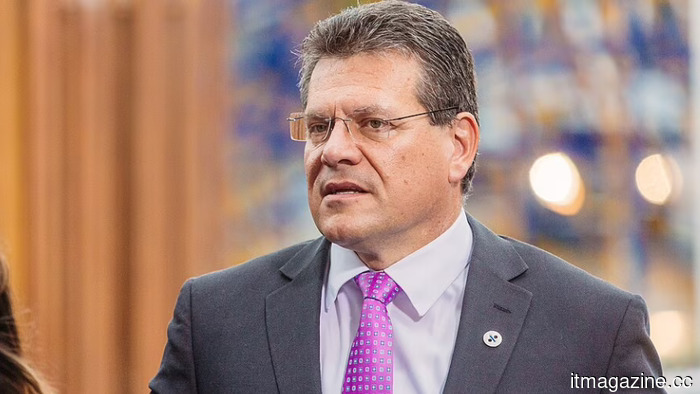 Il capo del commercio dell'UE vuole un nuovo strumento per rompere la dipendenza dell'Europa dai chip cinesi e dalle terre rare.
