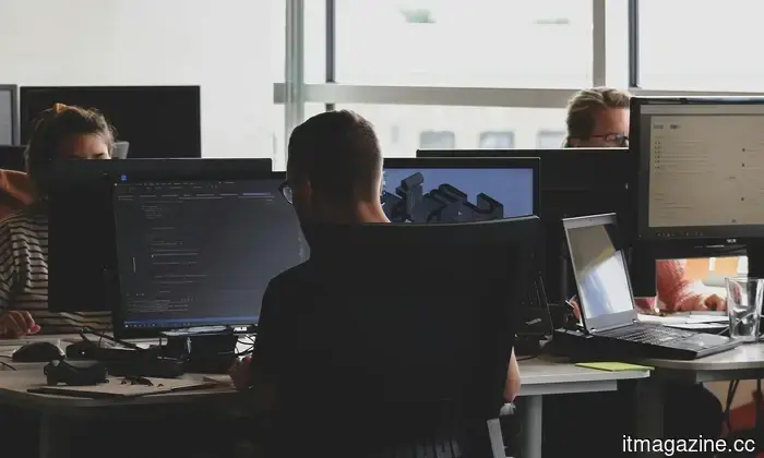 Amazon employees are performing counterfeit tasks because they are compelled to utilize more AI and demonstrate its use.