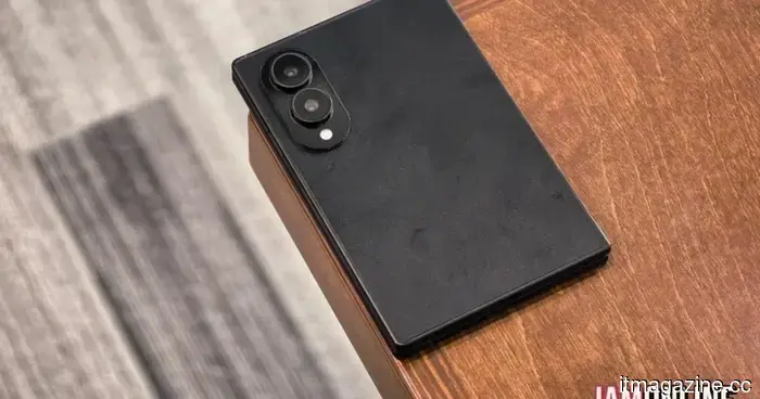 Il Galaxy Z Fold 8 Wide potrebbe risolvere il problema più grande del Fold, se queste indiscrezioni sono corrette.