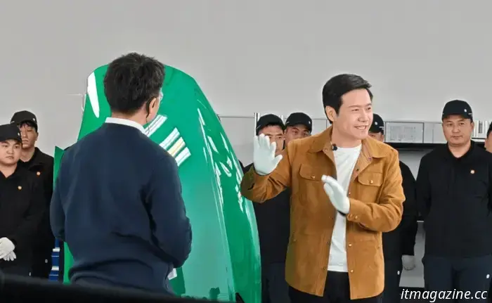 Генеральный директор Xiaomi разобрал YU7 в прямом эфире из-за опасений по поводу безопасности и поставил цель по поставкам на 2026 год — 550 000 единиц.