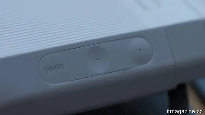 Recensione di Sony REON Pocket Pro Plus: Il raffreddamento personale silenzioso è una benedizione, ma ha un costo elevato.