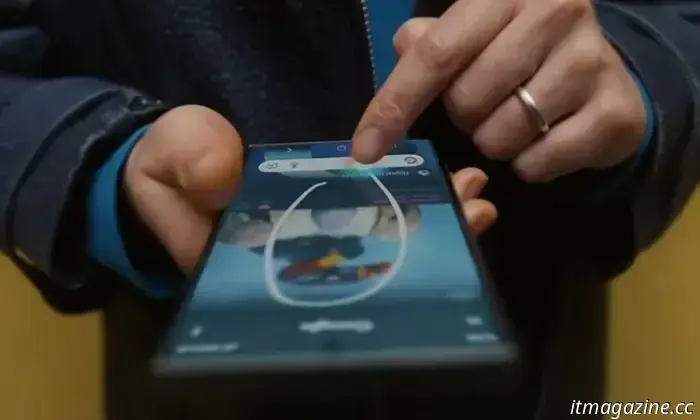 Questa rinascita del Nokia N8 trasforma un top di gamma del 2010 in un telefono retrò utilizzabile.