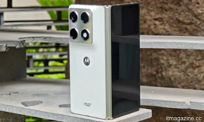 Motorola Razr Fold review: The unexpected foldable I didn't anticipate.