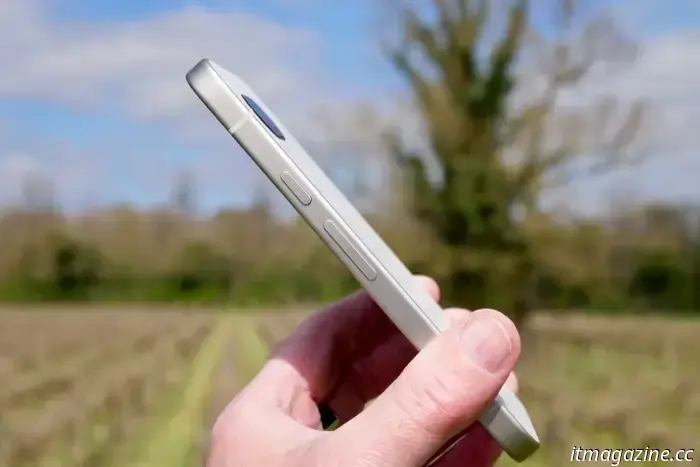 Google Pixel 9a è il telefono super snello che stavamo aspettando