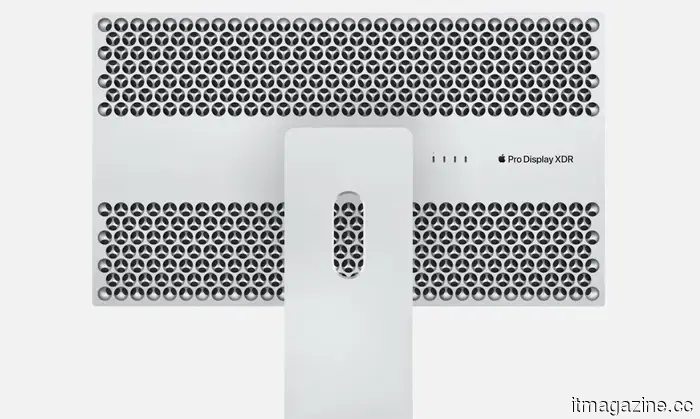 Apple совершила самый нехарактерный для себя шаг, снизив цену на Studio Display XDR.