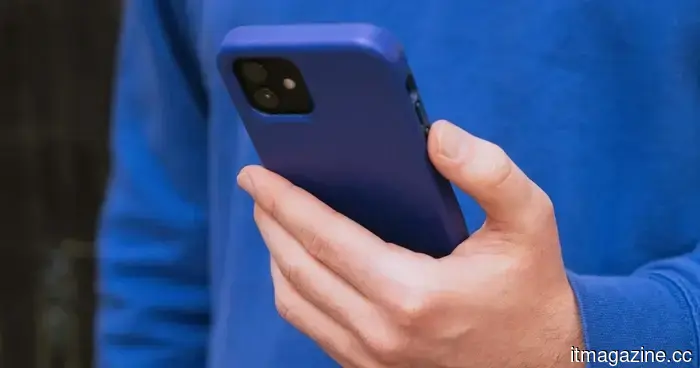 It's really warm outside, but please refrain from placing your heated phones in the refrigerator.