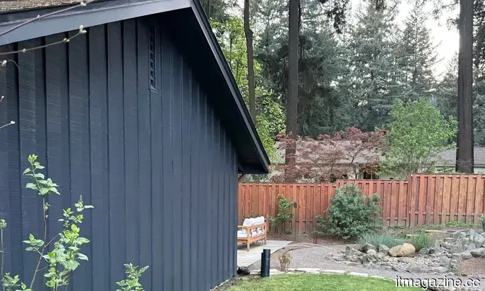 Aiper IrriSense 2 review: An intelligent sprinkler for compact gardens