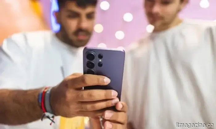 La filtración del dummy del iPhone plegable muestra un teléfono diferente a cualquier otro que exista.