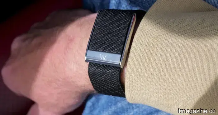 Whoop's reply to Fitbit Air and Google Health involves actual doctors rather than just an AI chatbot.