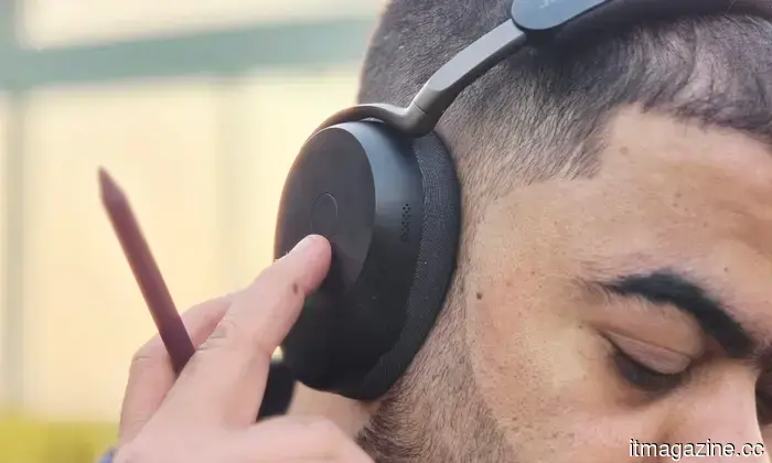 Jabra Evolve3 85 review: I was surprised to find that I really love this business headset, changing my initial opinion.